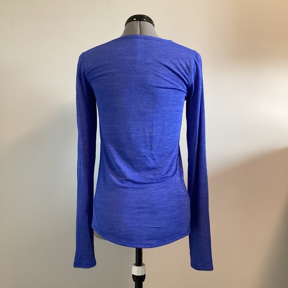 Lululemon On Track Long Sleeve - Picture 6 of 6